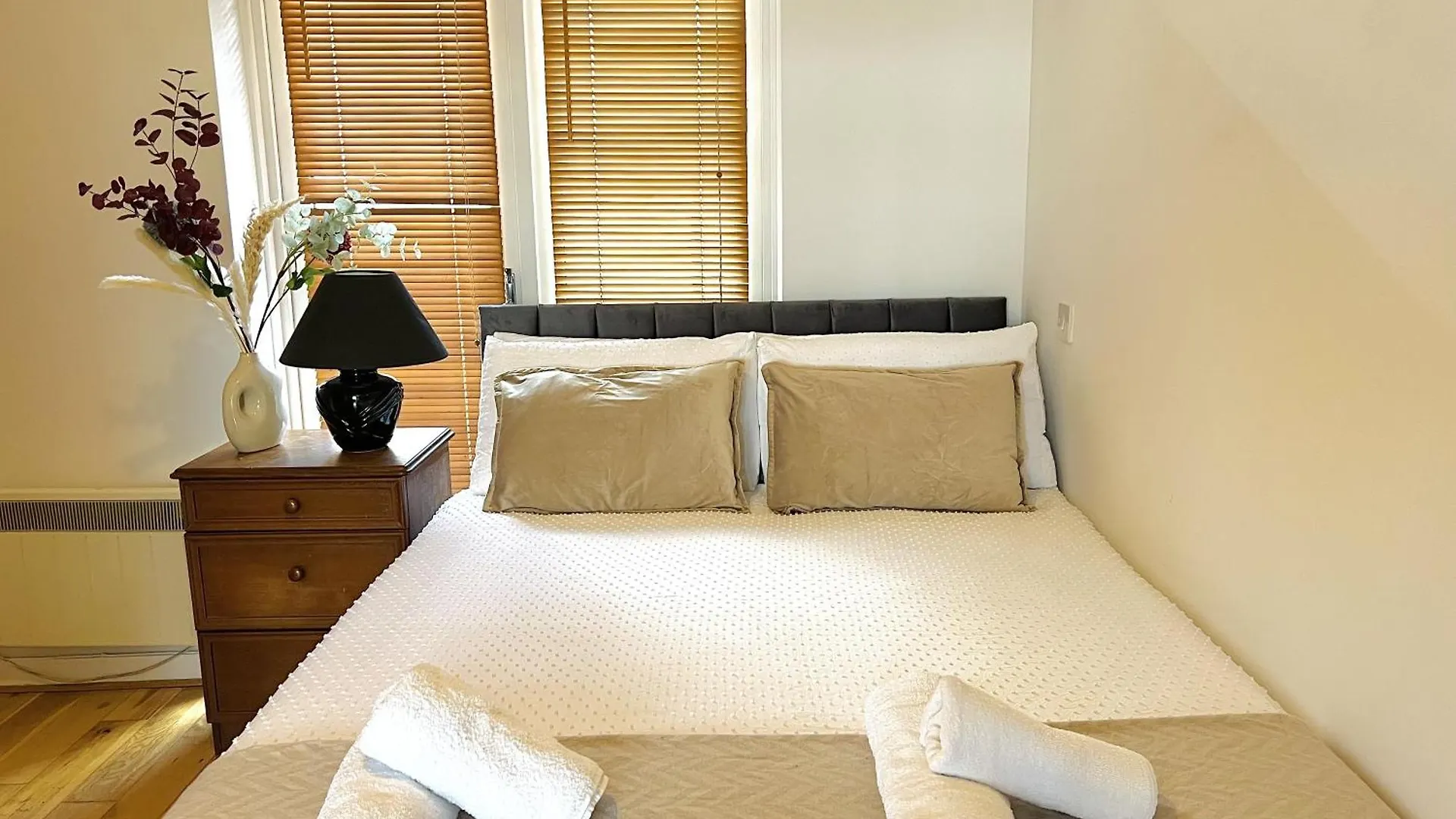 Apartment Cosy River View Flat At Temple Bar Dublin Ireland